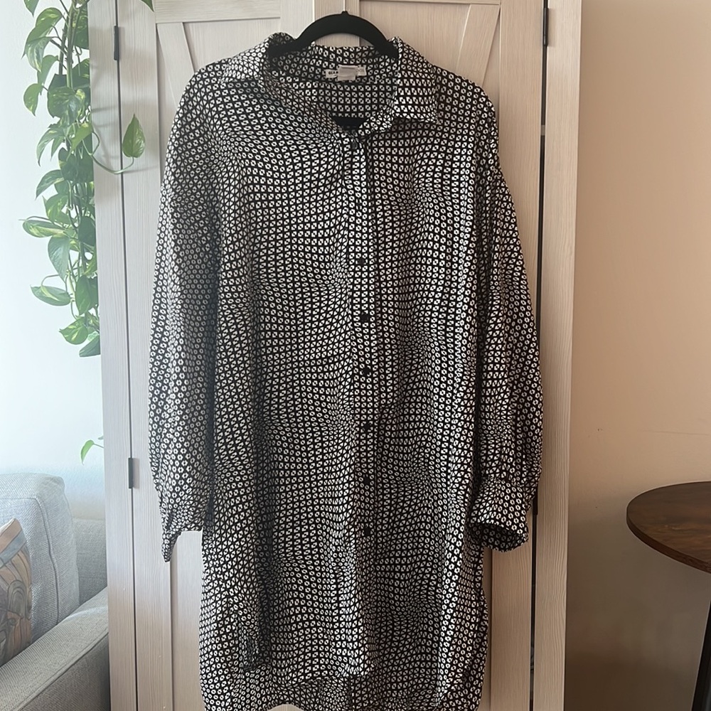 Glamorous Maternity relaxed oversized shirt dress in monochrome geo print